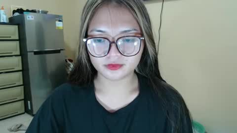 Lovely Laura online show from January 2025 10:22:02 PM