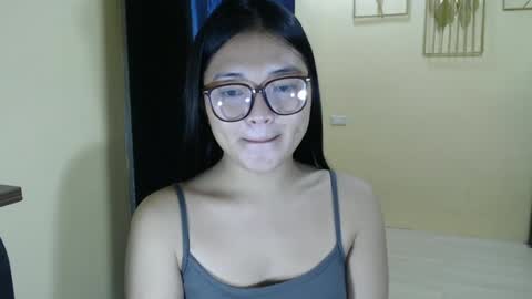 Lovely Laura online show from March 2025 10:31:02 PM