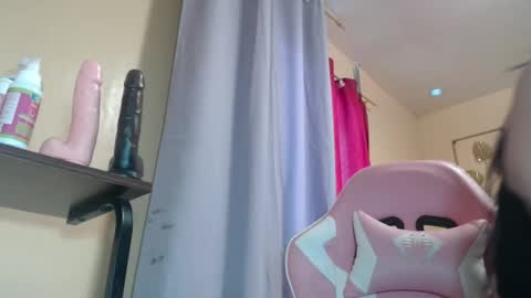 Lovely Laura online show from September 2025 07:30:01 AM