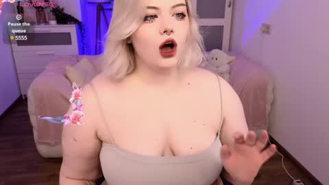 lovely_leilla online show from January 2025 09:55:02 PM