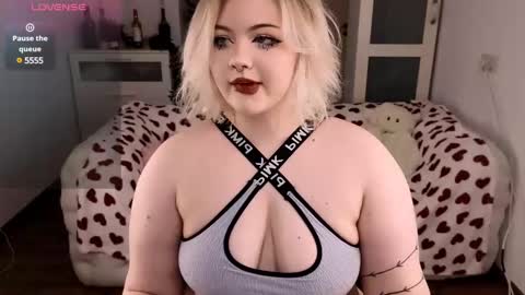 lovely_leilla online show from February 2025 10:09:01 PM