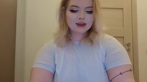 lovely_leilla online show from October 2025 06:10:01 PM