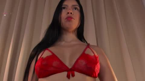 Snapshot of lovely_queens chatting on October 2025 10:15:01 AM online show from October 2025 10:15:01 AM