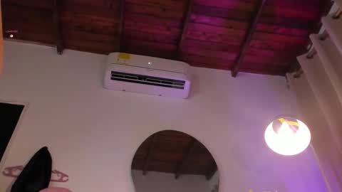 Snapshot of lovely_queens chatting on November 2025 10:26:02 AM online show from November 2025 10:26:02 AM