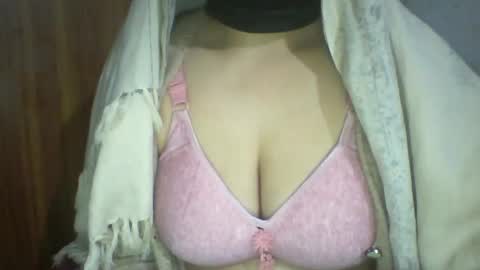 Snapshot of lovely_sweet_girl chatting on January 2025 10:19:01 PM katrina follow me guys online show from January 2025 10:19:01 PM
