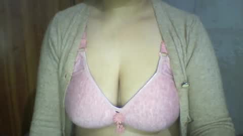 Snapshot of lovely_sweet_girl chatting on January 2025 07:28:01 AM katrina follow me guys online show from January 2025 07:28:01 AM