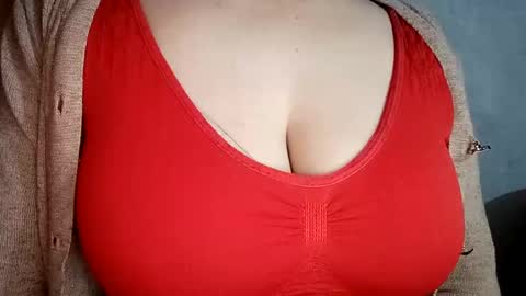Snapshot of lovely_sweet_girl chatting on February 2025 02:48:02 AM katrina follow me guys online show from February 2025 02:48:02 AM