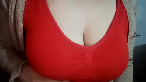 Snapshot of lovely_sweet_girl chatting on February 2025 03:22:01 AM katrina follow me guys online show from February 2025 03:22:01 AM