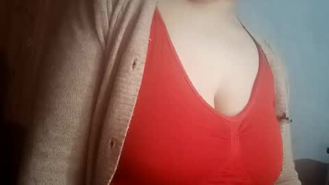 Snapshot of lovely_sweet_girl chatting on February 2025 01:24:02 AM katrina follow me guys online show from February 2025 01:24:02 AM