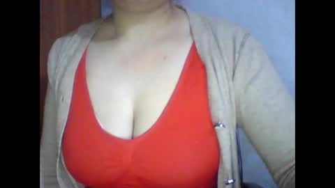 Snapshot of lovely_sweet_girl chatting on February 2025 10:21:02 PM katrina follow me guys online show from February 2025 10:21:02 PM