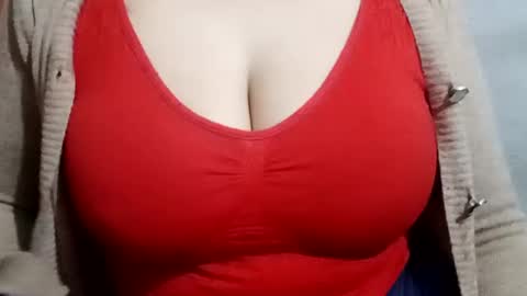 Snapshot of lovely_sweet_girl chatting on February 2025 09:39:02 AM katrina follow me guys online show from February 2025 09:39:02 AM