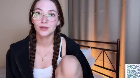 Solfiro online show from September 2025 07:17:01 PM