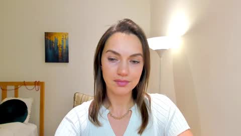 Mia online show from December 2024 01:25:01 PM