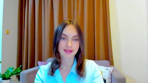 Snapshot of lovelyeemia chatting on October 2025 11:09:01 AM Mia online show from October 2025 11:09:01 AM