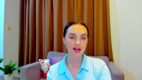 Snapshot of lovelyeemia chatting on October 2025 11:21:02 AM Mia online show from October 2025 11:21:02 AM