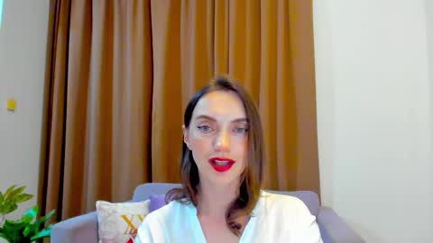 Snapshot of lovelyeemia chatting on October 2025 02:40:02 PM Mia online show from October 2025 02:40:02 PM