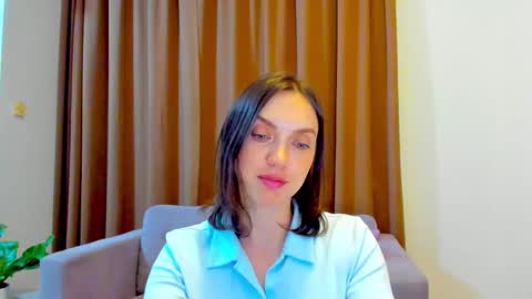 Snapshot of lovelyeemia chatting on October 2025 10:37:01 AM Mia online show from October 2025 10:37:01 AM