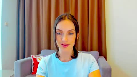 Snapshot of lovelyeemia chatting on November 2025 09:20:02 AM Mia online show from November 2025 09:20:02 AM