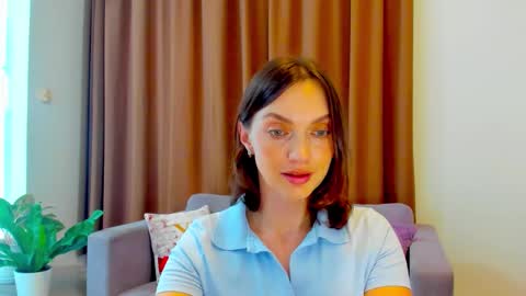 Snapshot of lovelyeemia chatting on November 2025 08:02:02 AM Mia online show from November 2025 08:02:02 AM