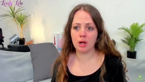 Lola online show from October 2025 09:34:02 PM