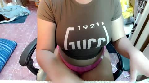 lovelymarish online show from October 2025 10:35:01 AM