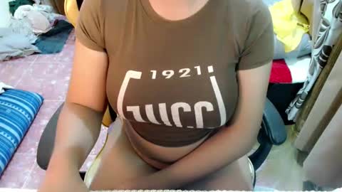lovelymarish online show from October 2025 05:30:01 AM