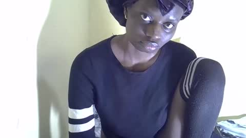 lovelymee2 online show from October 2025 02:12:02 AM