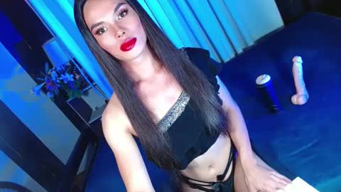 lovelymiss_shyna11 online show from February 2025 12:08:02 PM