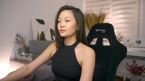 kim online show from December 2024 08:38:02 PM