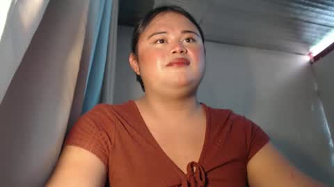 Snapshot of lovelypinaychubsx chatting on December 2024 12:43:02 AM lovely online show from December 2024 12:43:02 AM