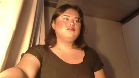 Snapshot of lovelypinaychubsx chatting on December 2024 02:40:02 PM lovely online show from December 2024 02:40:02 PM
