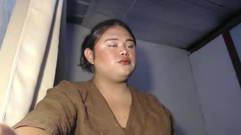 Snapshot of lovelypinaychubsx chatting on January 2025 08:32:02 PM lovely online show from January 2025 08:32:02 PM