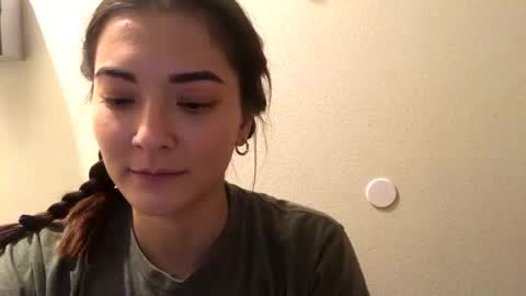 Snapshot of lovelyqueenaria chatting on December 2024 07:15:02 PM Queen Aria online show from December 2024 07:15:02 PM