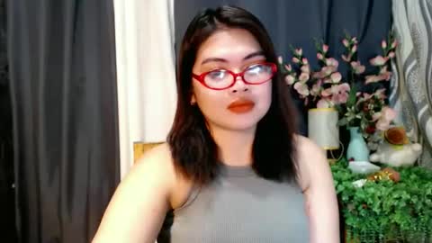 Snapshot of lovelyrhean chatting on November 2025 01:38:01 AM Rhean online show from November 2025 01:38:01 AM