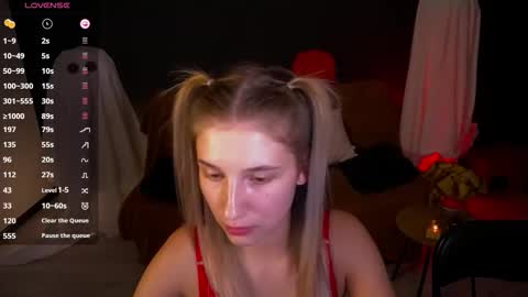 Anna online show from October 2025 07:26:02 PM