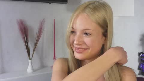 NTMY IM LANA online show from December 2024 02:33:01 PM