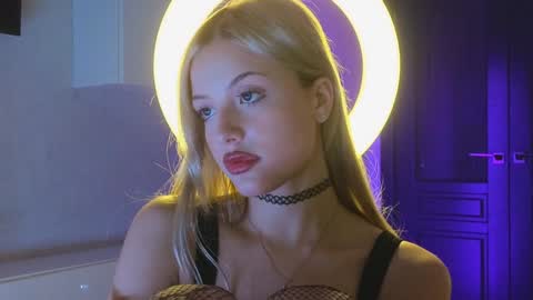 NTMY IM LANA online show from January 2025 01:21:01 PM