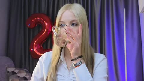 NTMY IM LANA online show from February 2025 01:32:02 PM