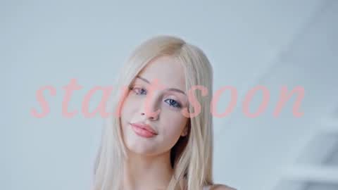 NTMY IM LANA online show from September 2025 01:44:02 PM