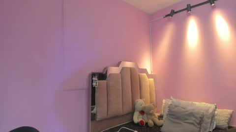 L O V E  online show from September 2025 11:48:01 AM