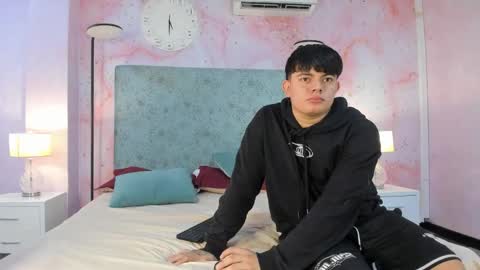 Snapshot of loverebels_ chatting on November 2025 01:00:01 PM loverebels_ online show from November 2025 01:00:01 PM