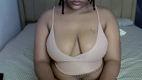 Snapshot of loveydivah chatting on October 2025 08:04:02 AM loveydivah online show from October 2025 08:04:02 AM