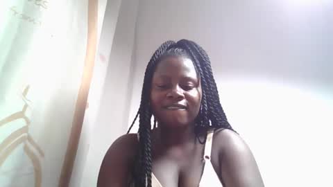 lovie_paula online show from October 2025 10:22:02 PM