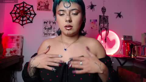 loving_alma online show from October 2025 02:04:02 AM