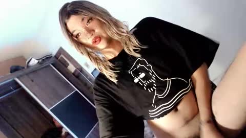 Lovingmonaru969 online show from October 2025 12:47:01 PM