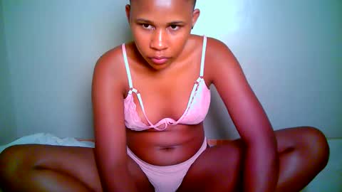 Snapshot of lovly_kam chatting on October 2025 07:54:02 PM lovly_kam online show from October 2025 07:54:02 PM