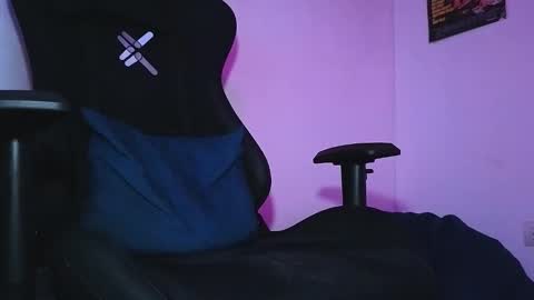 Snapshot of luan_goon chatting on November 2025 02:30:01 PM online show from November 2025 02:30:01 PM