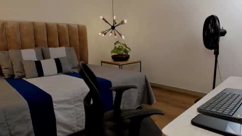 luca_morettii online show from September 2025 12:05:02 PM