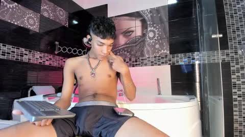 lucas_blaze3 online show from September 2025 10:35:02 PM
