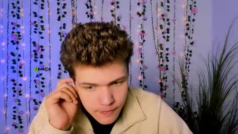 lucas_long_ online show from September 2025 05:09:02 AM